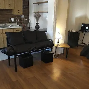 https://awesome-1-bedroom-coachhouse.niagara-fallshotels.com