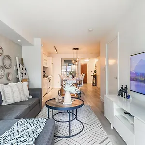 https://luxury-2br-toronto-downtown-condo-w-cn-tower-view.niagara-fallshotels.com