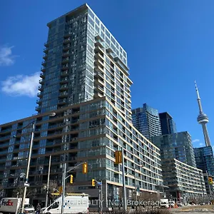 Downtown With Free Parking Apartment