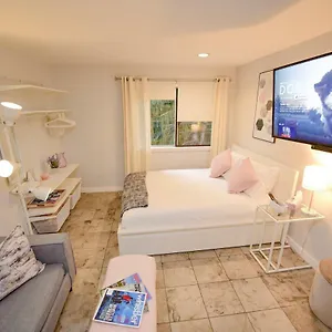 https://newly-renovated-whistler-studio-v6j-5b3.hotels-of-whistler.com