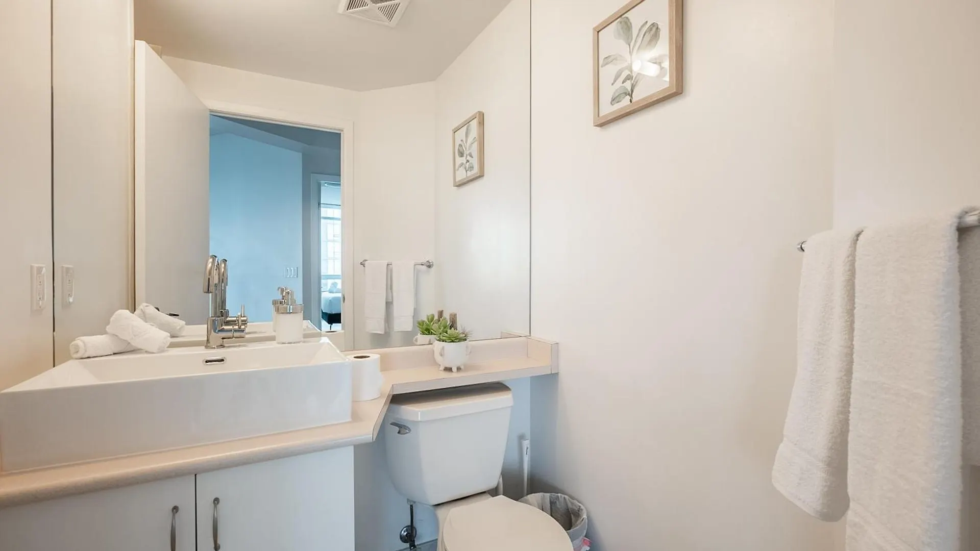 Apartment Rivetstays - The Neptune Toronto