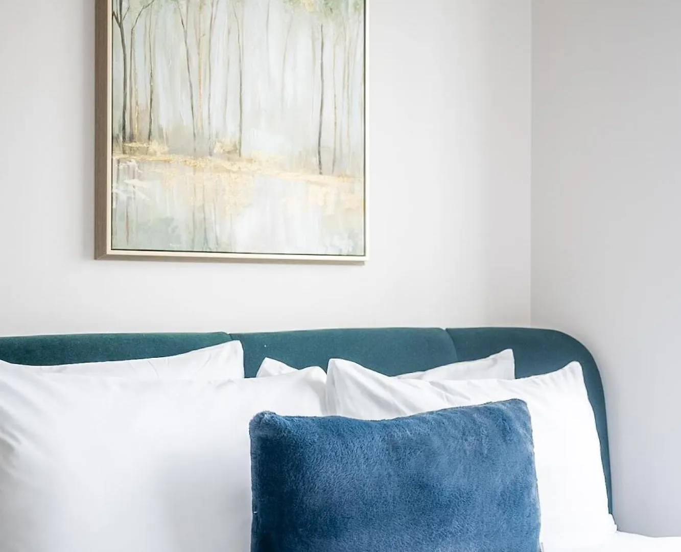 Rivetstays - The Neptune Toronto Apartment
