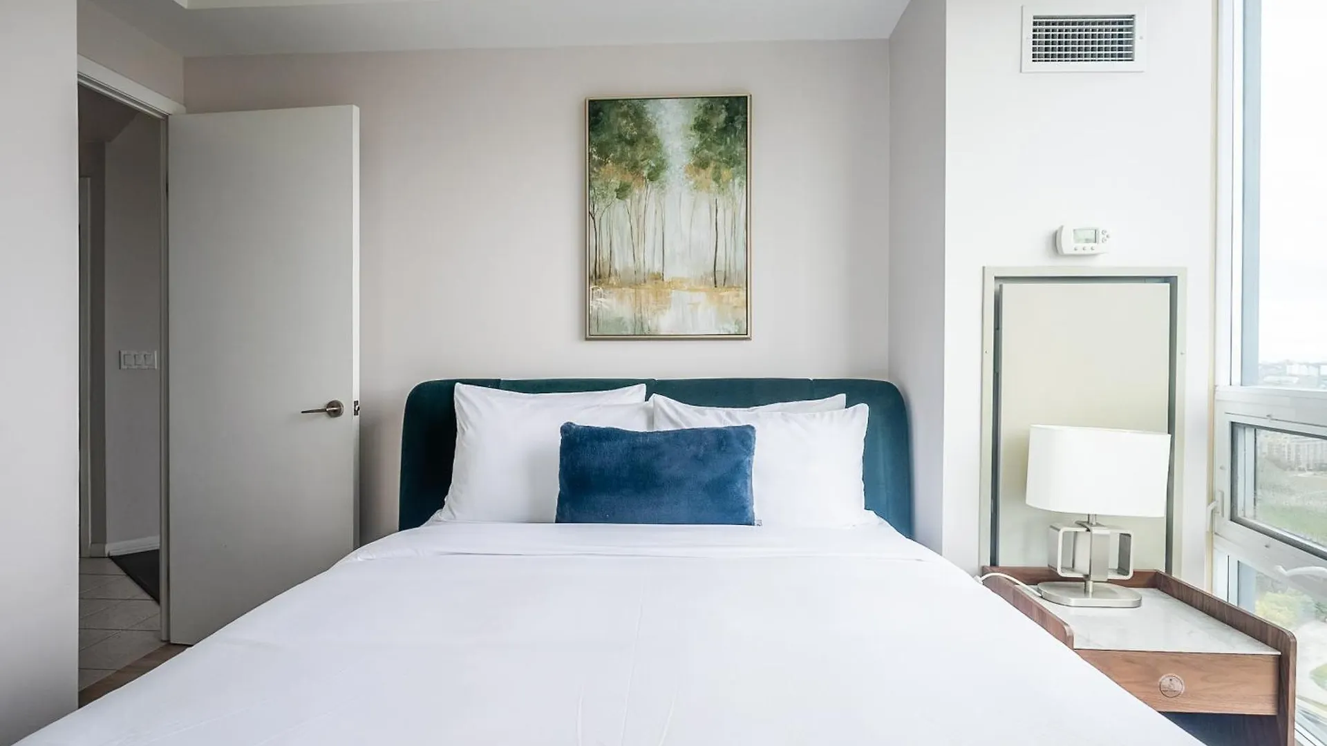 Rivetstays - The Neptune Toronto