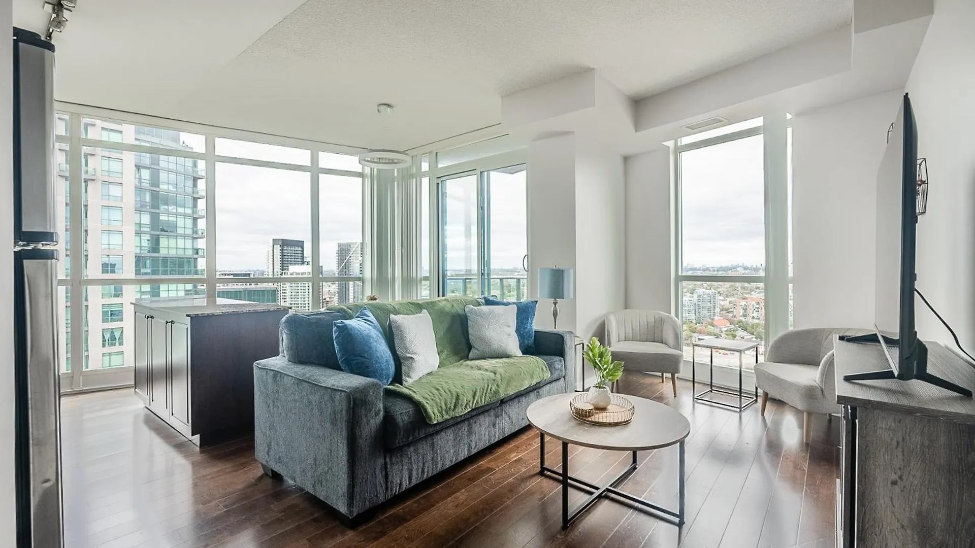 Rivetstays - The Neptune Toronto