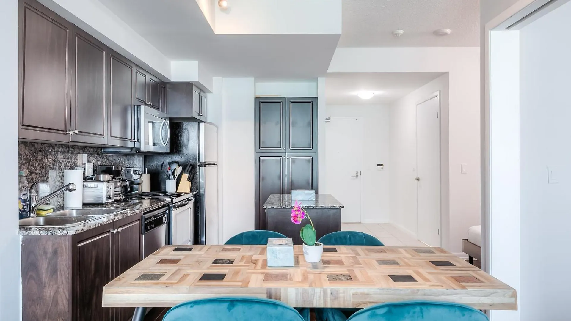 Apartment Rivetstays - The Neptune Toronto Canada