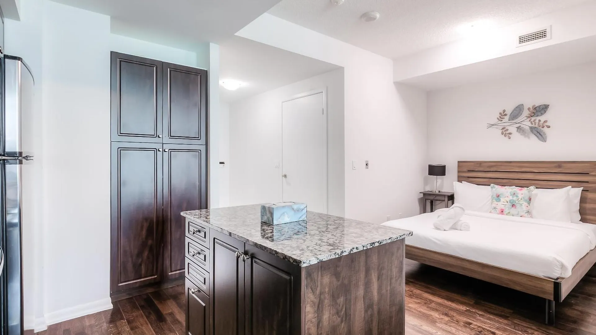 Apartment Rivetstays - The Neptune Toronto Canada