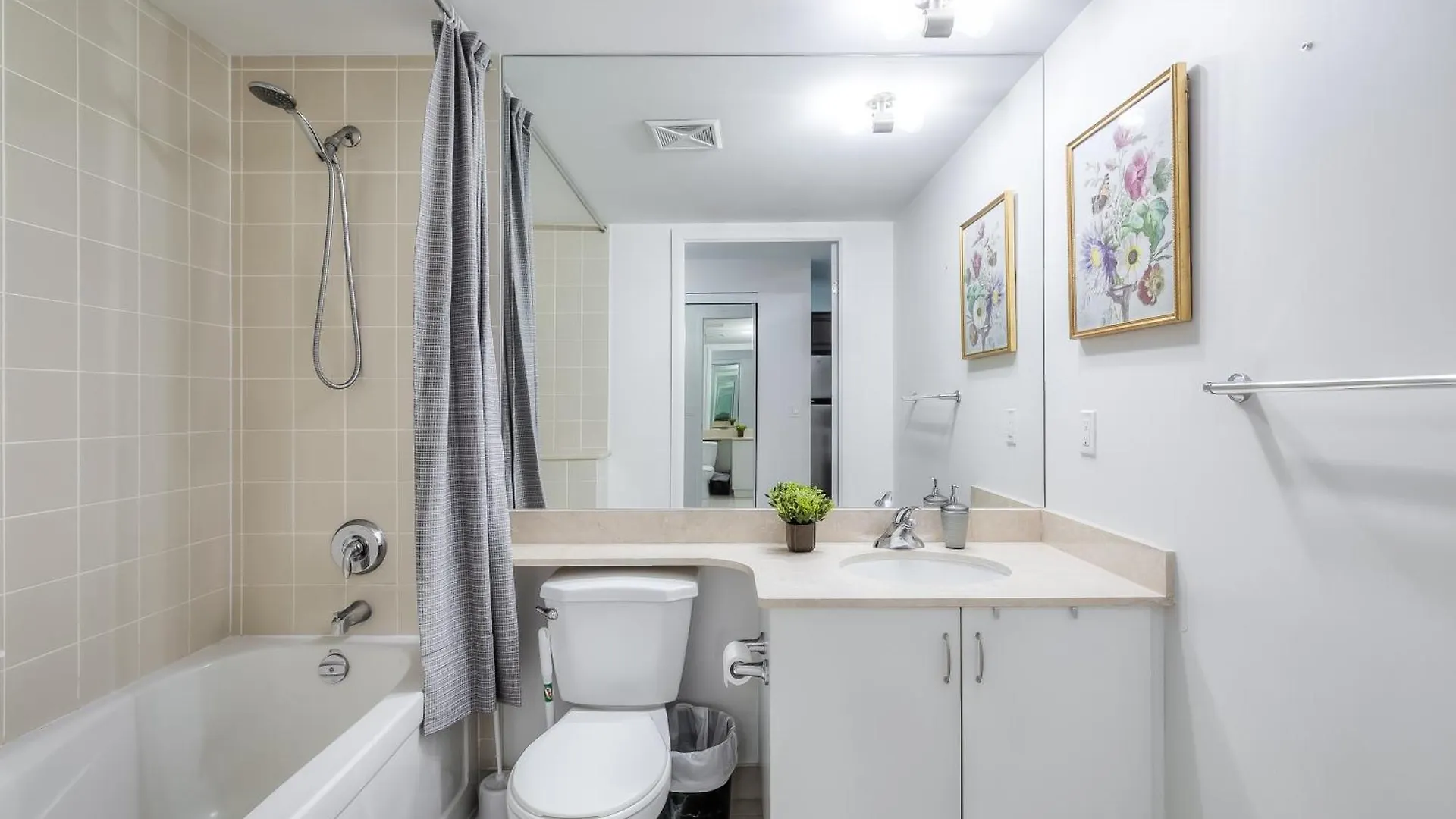 Apartment Rivetstays - The Neptune Toronto Canada